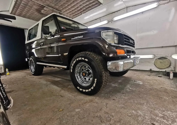 Toyota Land Cruiser cena 89999 przebieg: 341000, rok produkcji 1990 z Ryglice małe 154